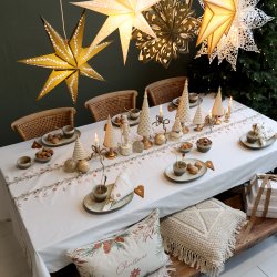 Julduk Aix vit med grön girlang Chic Antique