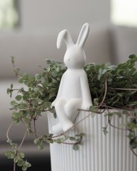 Påskdekoration sittande kanin Pelle vit matt keramik Storefactory