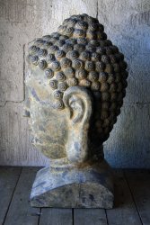Antikgrå buddha huvud antikbehandlad metall från Västanvinden