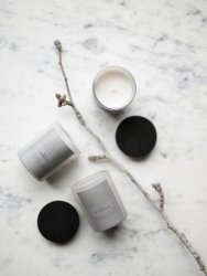 Doftljus Yasu Feng Shui Amber och musk sojavax från Wikholm Form