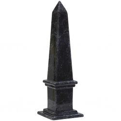 obelisk i svart keramik marmor Hallbergs belysning