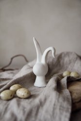 påskdekoration bunny  kanin i vit keramik Majas Cottage