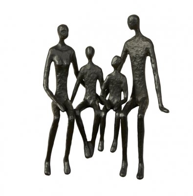 figur sittande familj i svart metall från Speedtsberg