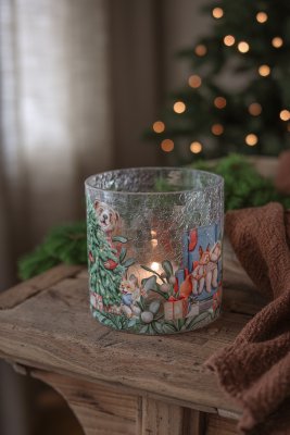 Ljuslykta A Christmas Saga i krackelerat glas från Majas Cottage
